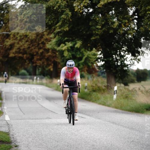 30.08.2026 - Elbe Triathlon Hamburg Michael Burmester http://msf.ph/oto/10060489 30.08.2026 11:46:02 Radfahren 1614, 1700 meine-sportfotos.de