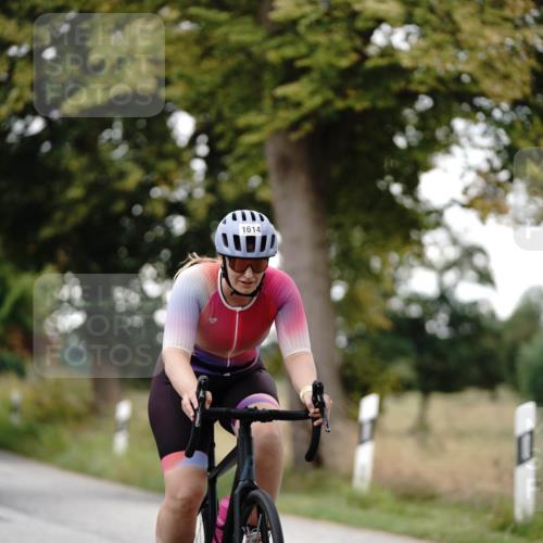 30.08.2026 - Elbe Triathlon Hamburg Michael Burmester http://msf.ph/oto/10060496 30.08.2026 11:46:03 Radfahren 1614 meine-sportfotos.de