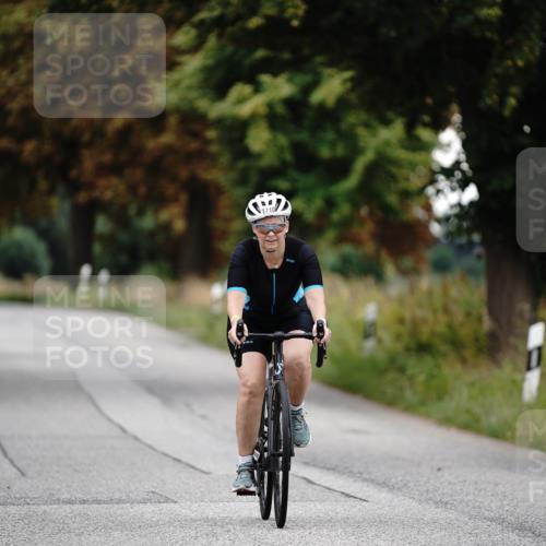 30.08.2026 - Elbe Triathlon Hamburg Michael Burmester http://msf.ph/oto/10060532 30.08.2026 11:47:01 Radfahren 1710 meine-sportfotos.de