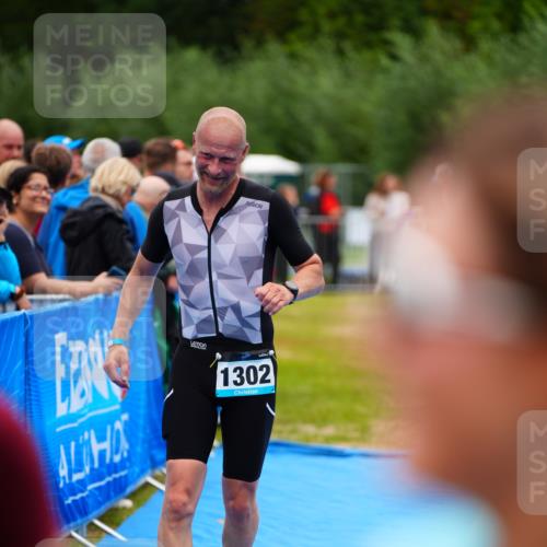 30.08.2026 - Elbe Triathlon Hamburg LAZAROV Photography http://msf.ph/oto/10060534 30.08.2026 11:41:10 Ziel 920, 1302 meine-sportfotos.de