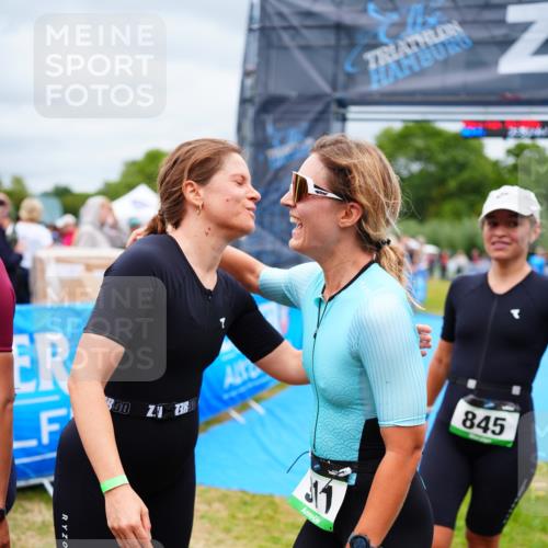 30.08.2026 - Elbe Triathlon Hamburg LAZAROV Photography http://msf.ph/oto/10060545 30.08.2026 11:41:12 Ziel 1302 meine-sportfotos.de