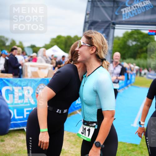 30.08.2026 - Elbe Triathlon Hamburg LAZAROV Photography http://msf.ph/oto/10060555 30.08.2026 11:41:12 Ziel 1302 meine-sportfotos.de