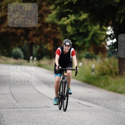 30.08.2026 - Elbe Triathlon Hamburg Michael Burmester http://msf.ph/oto/10060561 30.08.2026 11:47:32 Radfahren 1616 meine-sportfotos.de