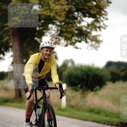 30.08.2026 - Elbe Triathlon Hamburg Michael Burmester http://msf.ph/oto/10060577 30.08.2026 11:47:50 Radfahren 1692 meine-sportfotos.de