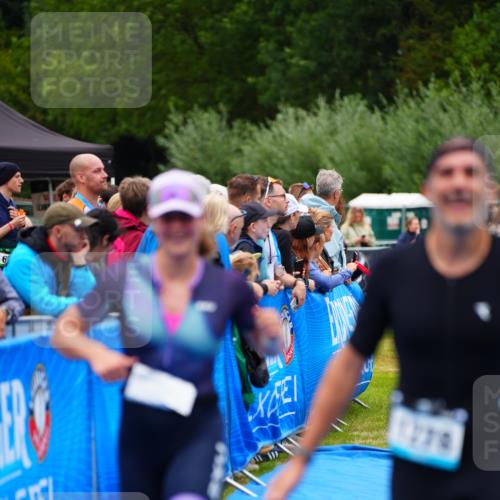 30.08.2026 - Elbe Triathlon Hamburg LAZAROV Photography http://msf.ph/oto/10060596 30.08.2026 11:41:24 Ziel 806, 1202, 1278 meine-sportfotos.de