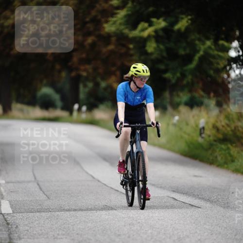 30.08.2026 - Elbe Triathlon Hamburg Michael Burmester http://msf.ph/oto/10060618 30.08.2026 11:49:32 Radfahren 1651 meine-sportfotos.de