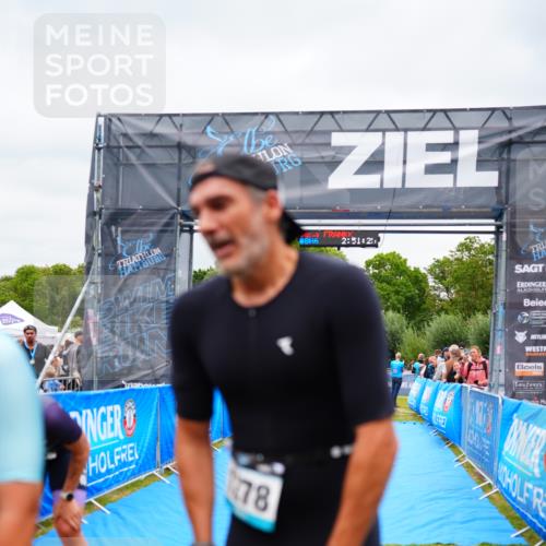 30.08.2026 - Elbe Triathlon Hamburg LAZAROV Photography http://msf.ph/oto/10060623 30.08.2026 11:41:28 Ziel 1202, 1209 meine-sportfotos.de