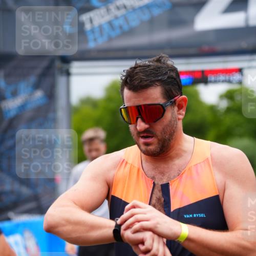 30.08.2026 - Elbe Triathlon Hamburg LAZAROV Photography http://msf.ph/oto/10060648 30.08.2026 11:41:38 Ziel 795, 1209, 1449 meine-sportfotos.de