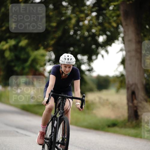 30.08.2026 - Elbe Triathlon Hamburg Michael Burmester http://msf.ph/oto/10060669 30.08.2026 11:50:52 Radfahren 1592 meine-sportfotos.de