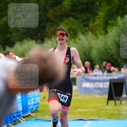 30.08.2026 - Elbe Triathlon Hamburg LAZAROV Photography http://msf.ph/oto/10060671 30.08.2026 11:41:44 Ziel 795, 1272, 1449 meine-sportfotos.de