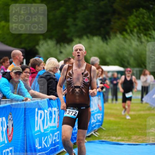 30.08.2026 - Elbe Triathlon Hamburg LAZAROV Photography http://msf.ph/oto/10060692 30.08.2026 11:41:49 Ziel 795, 1272, 1310 meine-sportfotos.de