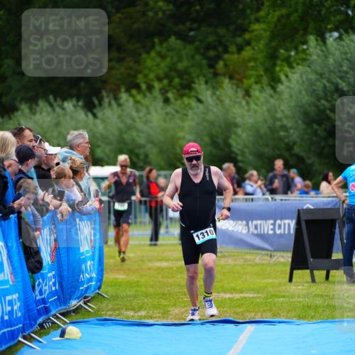 30.08.2026 - Elbe Triathlon Hamburg LAZAROV Photography http://msf.ph/oto/10060702 30.08.2026 11:41:53 Ziel 1272, 1310 meine-sportfotos.de