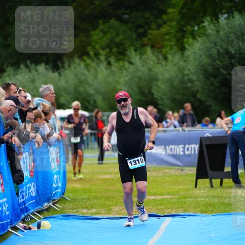30.08.2026 - Elbe Triathlon Hamburg LAZAROV Photography http://msf.ph/oto/10060710 30.08.2026 11:41:54 Ziel 720, 1272, 1310 meine-sportfotos.de