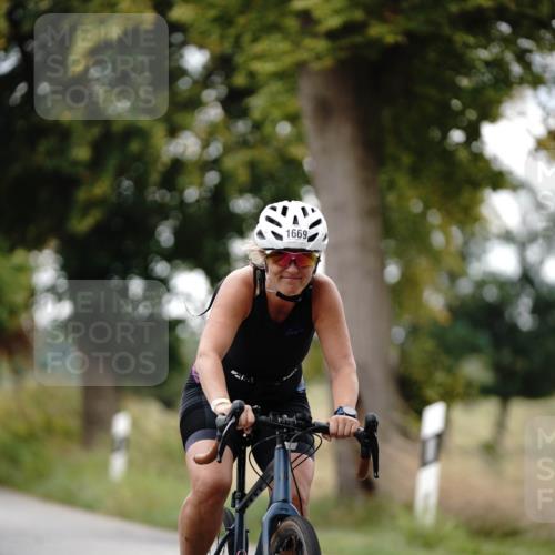30.08.2026 - Elbe Triathlon Hamburg Michael Burmester http://msf.ph/oto/10060728 30.08.2026 11:53:31 Radfahren 1669 meine-sportfotos.de