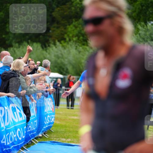 30.08.2026 - Elbe Triathlon Hamburg LAZAROV Photography http://msf.ph/oto/10060756 30.08.2026 11:42:08 Ziel 1207 meine-sportfotos.de