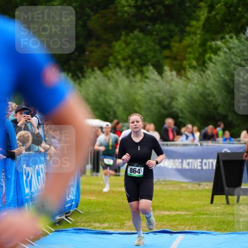 30.08.2026 - Elbe Triathlon Hamburg LAZAROV Photography http://msf.ph/oto/10060775 30.08.2026 11:42:17 Ziel 792, 817, 864 meine-sportfotos.de