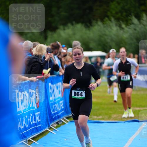 30.08.2026 - Elbe Triathlon Hamburg LAZAROV Photography http://msf.ph/oto/10060784 30.08.2026 11:42:18 Ziel 792, 817, 864 meine-sportfotos.de