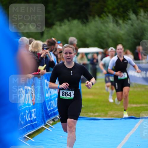 30.08.2026 - Elbe Triathlon Hamburg LAZAROV Photography http://msf.ph/oto/10060788 30.08.2026 11:42:18 Ziel 792, 817, 864 meine-sportfotos.de