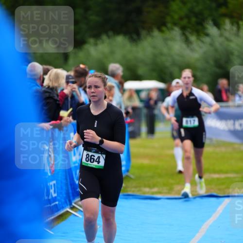 30.08.2026 - Elbe Triathlon Hamburg LAZAROV Photography http://msf.ph/oto/10060791 30.08.2026 11:42:19 Ziel 792, 817, 864 meine-sportfotos.de