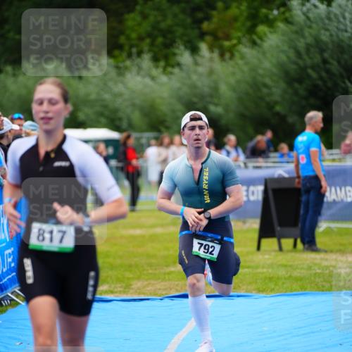 30.08.2026 - Elbe Triathlon Hamburg LAZAROV Photography http://msf.ph/oto/10060822 30.08.2026 11:42:21 Ziel 792, 817, 864 meine-sportfotos.de