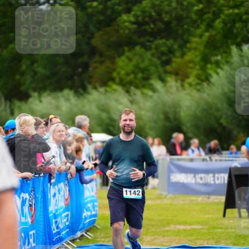 30.08.2026 - Elbe Triathlon Hamburg LAZAROV Photography http://msf.ph/oto/10060868 30.08.2026 11:42:40 Ziel 1142, 1195 meine-sportfotos.de