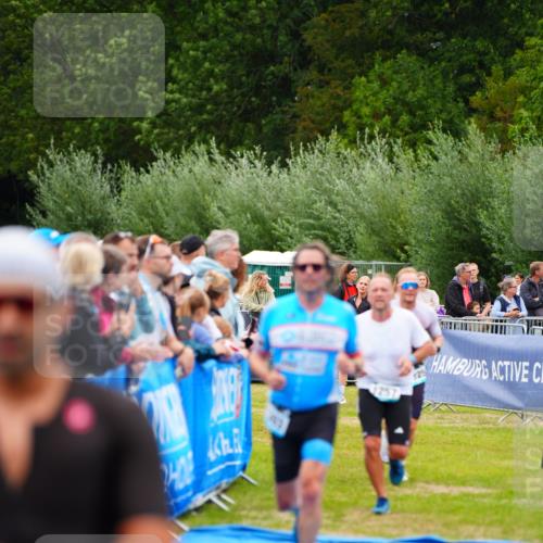 30.08.2026 - Elbe Triathlon Hamburg LAZAROV Photography http://msf.ph/oto/10060910 30.08.2026 11:42:55 Ziel 805, 1238, 1257, 1303, 1325 meine-sportfotos.de