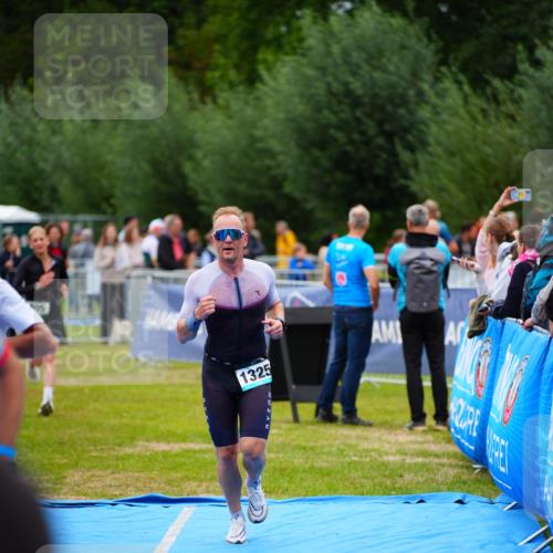 30.08.2026 - Elbe Triathlon Hamburg LAZAROV Photography http://msf.ph/oto/10060944 30.08.2026 11:42:58 Ziel 805, 1257, 1303, 1325 meine-sportfotos.de