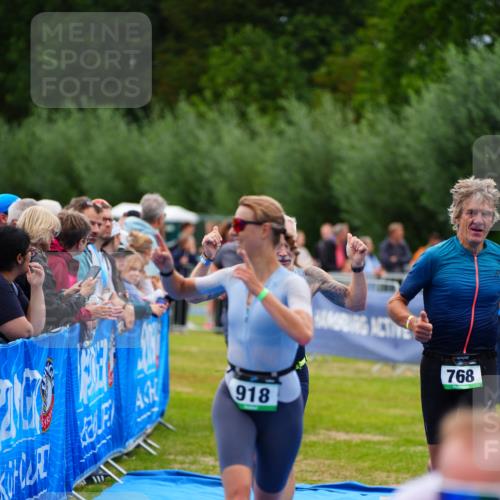 30.08.2026 - Elbe Triathlon Hamburg LAZAROV Photography http://msf.ph/oto/10060982 30.08.2026 11:43:07 Ziel 768, 918, 1107, 1316, 1324 meine-sportfotos.de