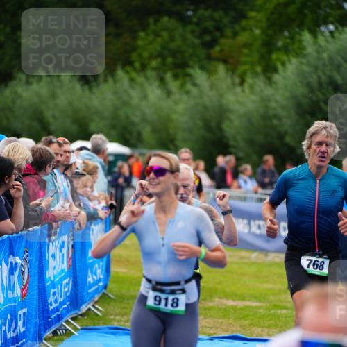 30.08.2026 - Elbe Triathlon Hamburg LAZAROV Photography http://msf.ph/oto/10060985 30.08.2026 11:43:07 Ziel 768, 918, 1107, 1316, 1324 meine-sportfotos.de