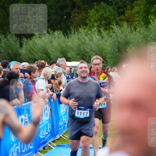 30.08.2026 - Elbe Triathlon Hamburg LAZAROV Photography http://msf.ph/oto/10060993 30.08.2026 11:43:10 Ziel 768, 918, 1107, 1255, 1316, 1324 meine-sportfotos.de