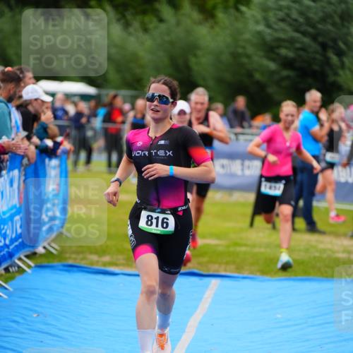 30.08.2026 - Elbe Triathlon Hamburg LAZAROV Photography http://msf.ph/oto/10061155 30.08.2026 11:43:51 Ziel 816, 847, 908, 1345, 1353, 1434 meine-sportfotos.de