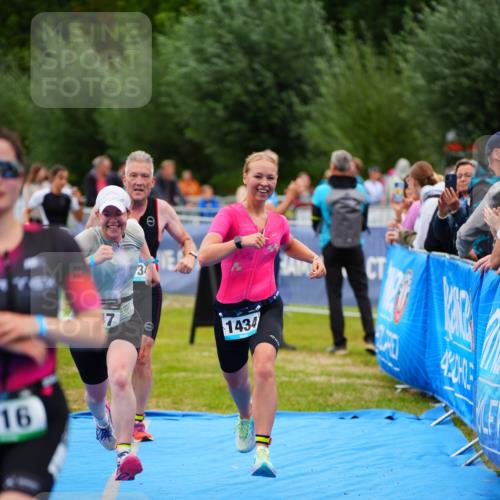 30.08.2026 - Elbe Triathlon Hamburg LAZAROV Photography http://msf.ph/oto/10061165 30.08.2026 11:43:53 Ziel 816, 847, 1345, 1353, 1434 meine-sportfotos.de