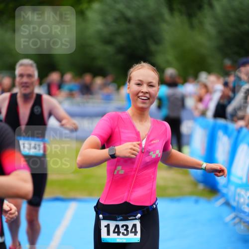 30.08.2026 - Elbe Triathlon Hamburg LAZAROV Photography http://msf.ph/oto/10061176 30.08.2026 11:43:54 Ziel 816, 847, 1345, 1353, 1434 meine-sportfotos.de