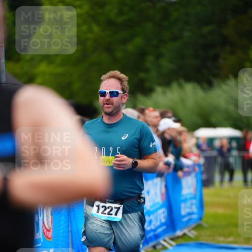 30.08.2026 - Elbe Triathlon Hamburg LAZAROV Photography http://msf.ph/oto/10061203 30.08.2026 11:44:05 Ziel 1227, 1287 meine-sportfotos.de
