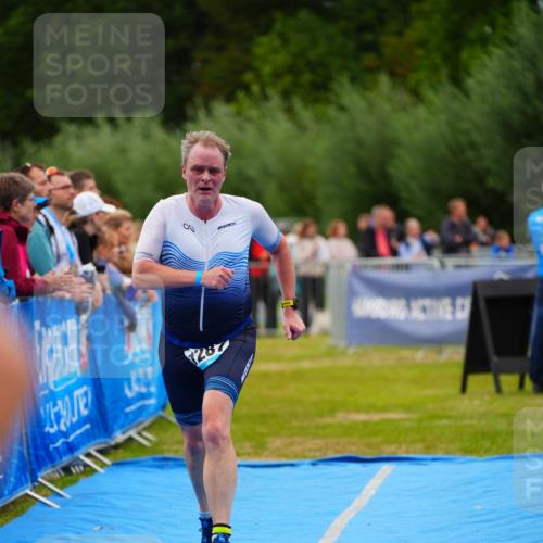 30.08.2026 - Elbe Triathlon Hamburg LAZAROV Photography http://msf.ph/oto/10061227 30.08.2026 11:44:08 Ziel 1227, 1287 meine-sportfotos.de