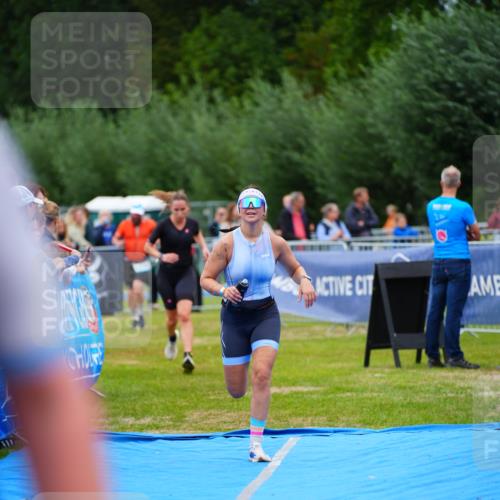 30.08.2026 - Elbe Triathlon Hamburg LAZAROV Photography http://msf.ph/oto/10061247 30.08.2026 11:44:19 Ziel 808, 875 meine-sportfotos.de
