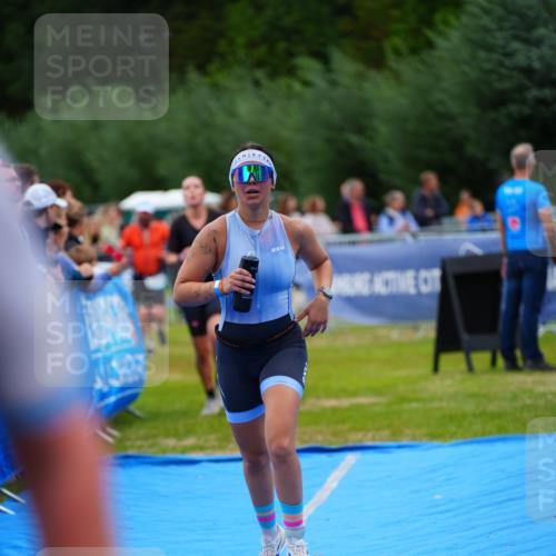 30.08.2026 - Elbe Triathlon Hamburg LAZAROV Photography http://msf.ph/oto/10061256 30.08.2026 11:44:20 Ziel 808, 875, 1239 meine-sportfotos.de