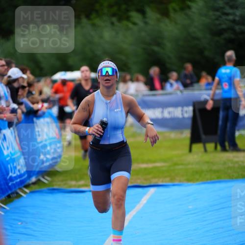30.08.2026 - Elbe Triathlon Hamburg LAZAROV Photography http://msf.ph/oto/10061259 30.08.2026 11:44:21 Ziel 808, 875, 1239 meine-sportfotos.de