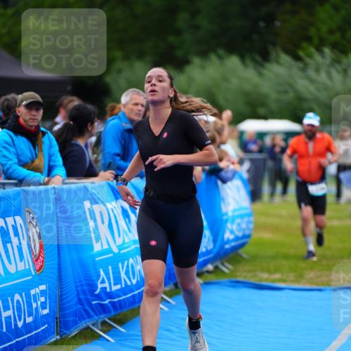 30.08.2026 - Elbe Triathlon Hamburg LAZAROV Photography http://msf.ph/oto/10061287 30.08.2026 11:44:24 Ziel 808, 875, 1239 meine-sportfotos.de