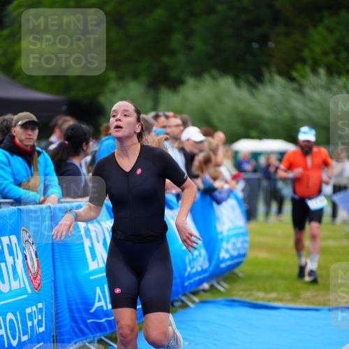 30.08.2026 - Elbe Triathlon Hamburg LAZAROV Photography http://msf.ph/oto/10061290 30.08.2026 11:44:24 Ziel 808, 875, 1239 meine-sportfotos.de