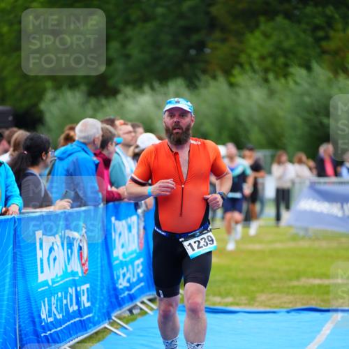 30.08.2026 - Elbe Triathlon Hamburg LAZAROV Photography http://msf.ph/oto/10061318 30.08.2026 11:44:28 Ziel 395, 875, 1154, 1161, 1239 meine-sportfotos.de