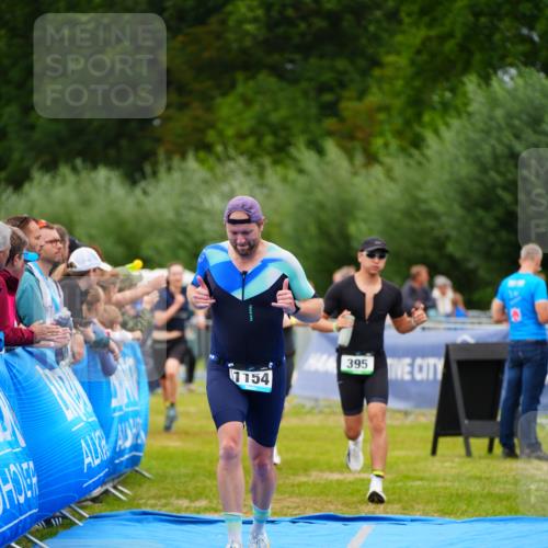 30.08.2026 - Elbe Triathlon Hamburg LAZAROV Photography http://msf.ph/oto/10061346 30.08.2026 11:44:34 Ziel 395, 862, 1154, 1161, 1384 meine-sportfotos.de
