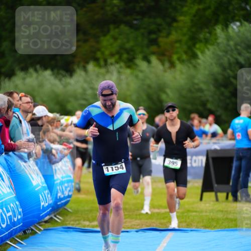 30.08.2026 - Elbe Triathlon Hamburg LAZAROV Photography http://msf.ph/oto/10061354 30.08.2026 11:44:34 Ziel 395, 862, 1154, 1161, 1384 meine-sportfotos.de
