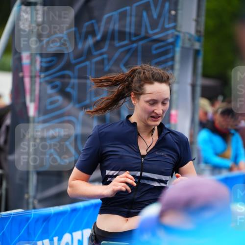 30.08.2026 - Elbe Triathlon Hamburg LAZAROV Photography http://msf.ph/oto/10061395 30.08.2026 11:44:41 Ziel 553, 862, 1258, 1326, 1384 meine-sportfotos.de