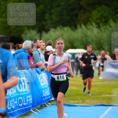 30.08.2026 - Elbe Triathlon Hamburg LAZAROV Photography http://msf.ph/oto/10061462 30.08.2026 11:44:51 Ziel 810, 1082, 1258, 1326 meine-sportfotos.de