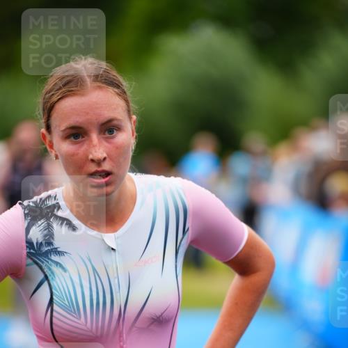 30.08.2026 - Elbe Triathlon Hamburg LAZAROV Photography http://msf.ph/oto/10061501 30.08.2026 11:44:59 Ziel 1082, 1296 meine-sportfotos.de