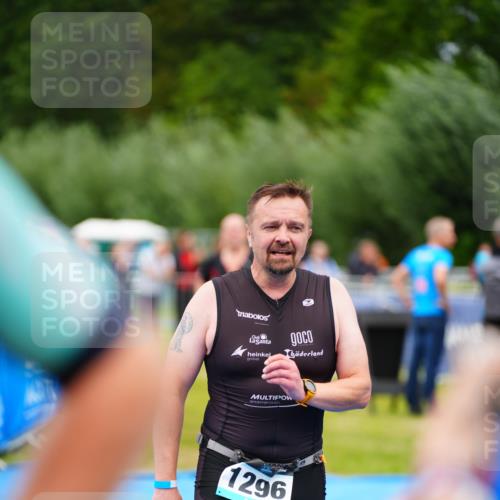 30.08.2026 - Elbe Triathlon Hamburg LAZAROV Photography http://msf.ph/oto/10061518 30.08.2026 11:45:03 Ziel 710, 1296 meine-sportfotos.de