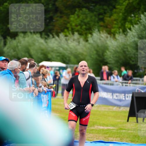 30.08.2026 - Elbe Triathlon Hamburg LAZAROV Photography http://msf.ph/oto/10061542 30.08.2026 11:45:08 Ziel 710 meine-sportfotos.de