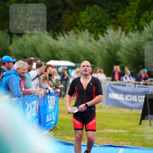 30.08.2026 - Elbe Triathlon Hamburg LAZAROV Photography http://msf.ph/oto/10061545 30.08.2026 11:45:08 Ziel 710 meine-sportfotos.de