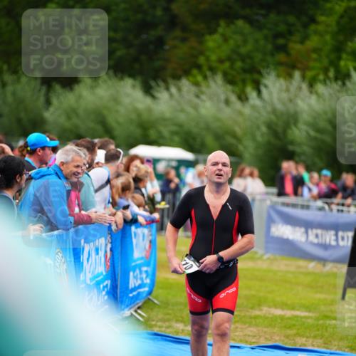 30.08.2026 - Elbe Triathlon Hamburg LAZAROV Photography http://msf.ph/oto/10061549 30.08.2026 11:45:08 Ziel 710 meine-sportfotos.de